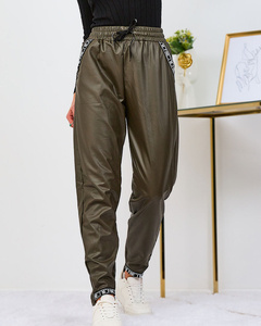 khaki || tmavozelená