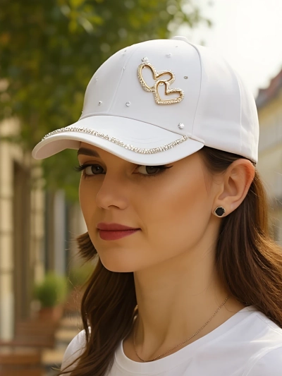 Royalfashion Šiltovka s kamienkami Heart Spark