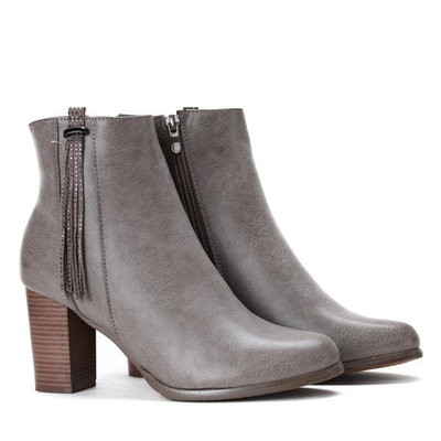 Botki na słupku w kolorze khaki Egistina - Obuwie