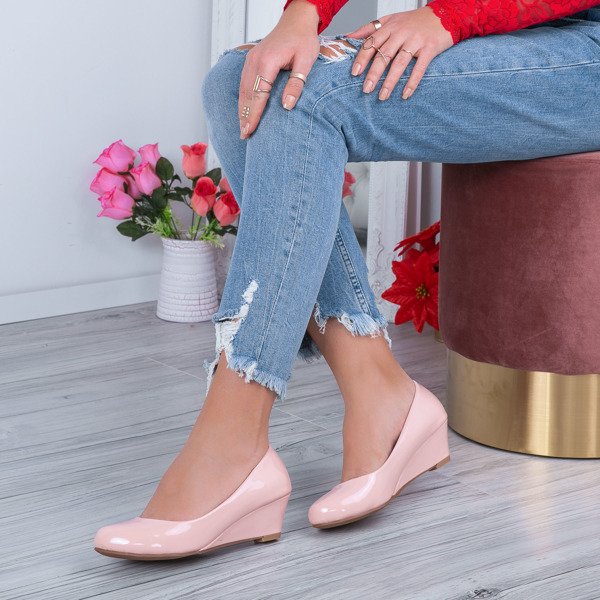 Różowe czółenka na koturnie Rhea- Obuwie