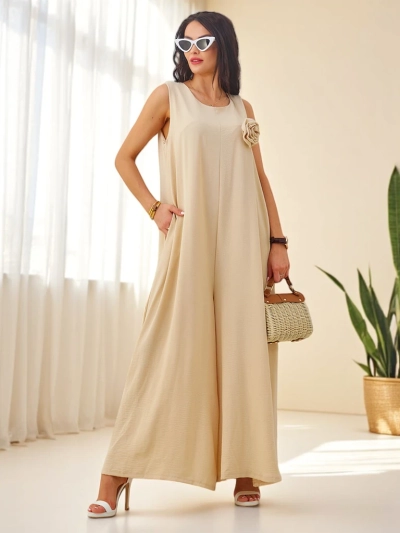 Poletni dolg kombinezon na naramnice Marcellina bež viskoza