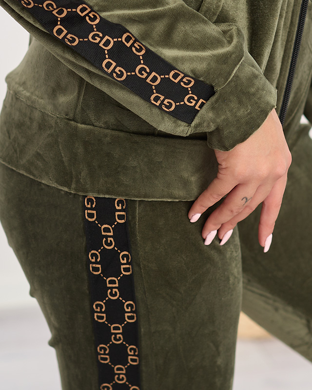 Dámska tepláková súprava so zelenými pásikmi - Oblečenie