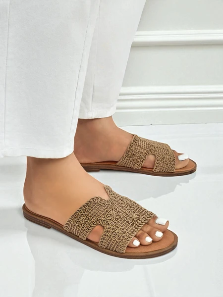 Rpyalfashion Dámske sandále s ozdobným remienkom Braida