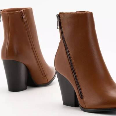 OUTLET Hnedé dámske čižmy na stĺpiku Censhia - Obuv