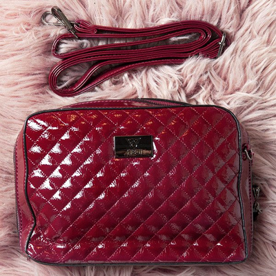 Prošívaná taška přes rameno v vínové - Kabelky 1