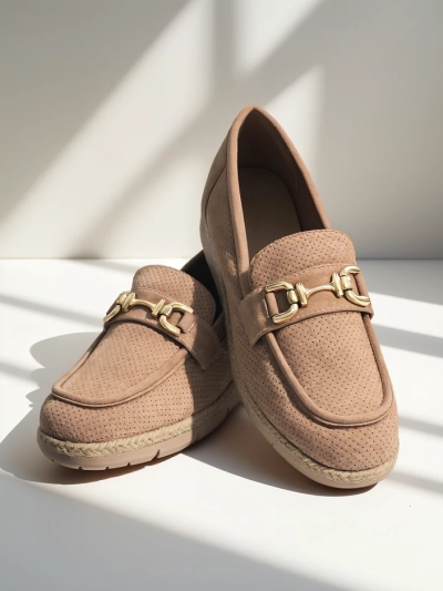 Royalfashion Dámske ploché topánky s dekoráciou na špičke