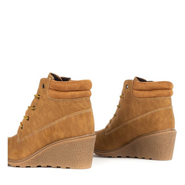 Brązowe botki na koturnie Marona - Obuwie