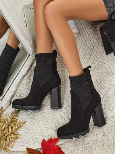 Ženski gležnarji iz eko semiša na peto Vansoria