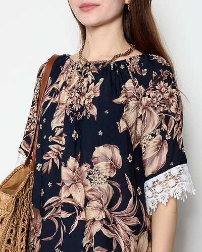 Dámska tmavomodrá blúzka s kvetmi PLUS VEĽKOSŤ - Oblečenie