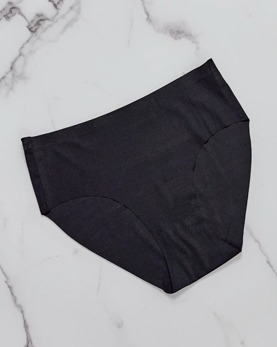 Royalfashion Ženské rebrované tangá s laserovým rezom