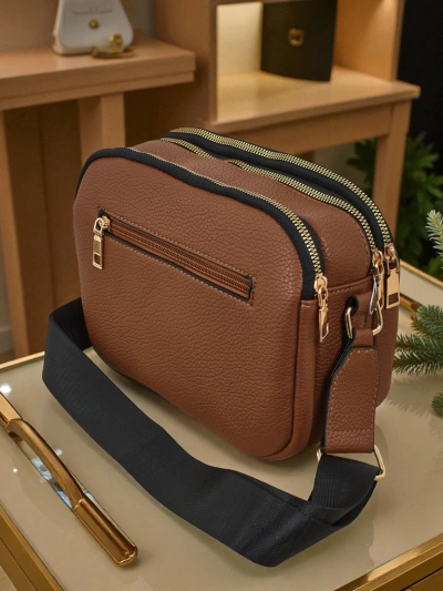 Prešita majhna ženska torbica iz eko usnja Corinne