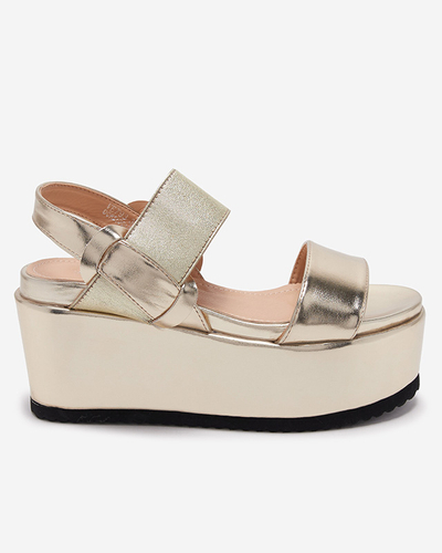 Zlaté dámske sandále z ekokože na platforme Kosall-Footwear