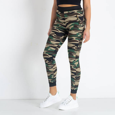 Dámske zateplené tepláky v tvare kamufláže - Oblečenie