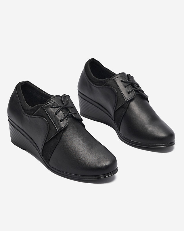 OUTLET Čierne dámske poltopánky na podpätku so šnurovaním Cteria - Obuv