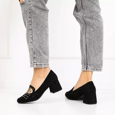 OUTLET Čierne lodičky na stĺpiku s ozdobným zvrškom Nell-shoes