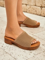 svetlohnedá || hnedý