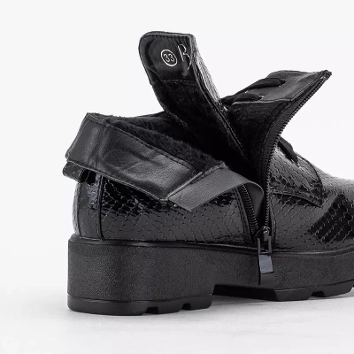 OUTLET Čierne detské čižmy s razením a viazaním Alamai - Obuv