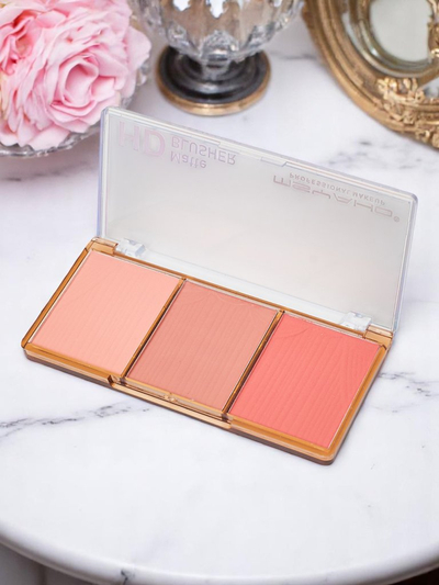 Paleta 3 odtieňov matnej lícenky na líca v odtieni Terracotta Rose