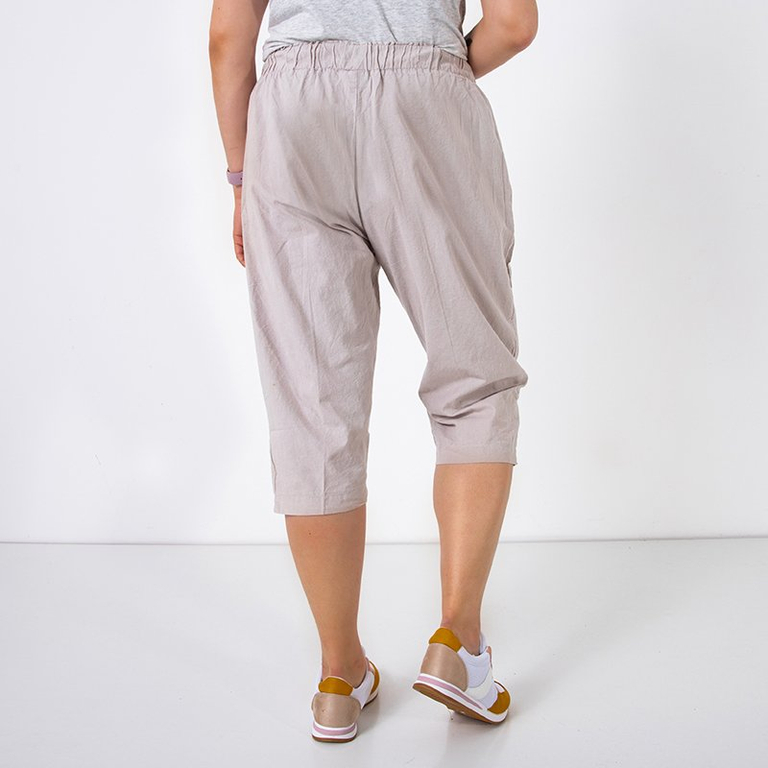 Dámske béžové šortky 3/4 dĺžky s vreckami - Oblečenie