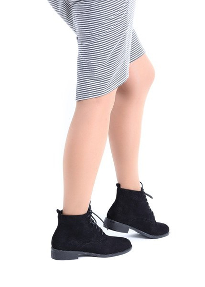 Czarne, sznurowane botki Noel- Obuwie