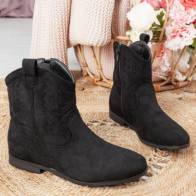 Czarne kowbojki na płaskim obcasie Yuki - Obuwie