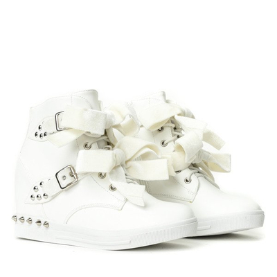 Białe sneakersy z ćwiekami Levi - Obuwie