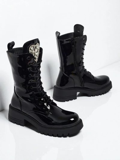 Lakirani ženski gležnarji z vezalkami Emelune