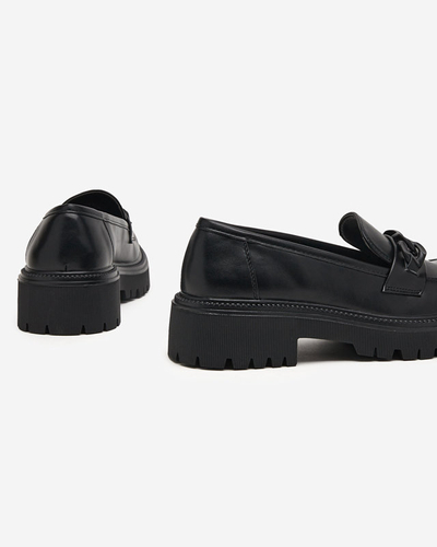 OUTLET Čierne dámske topánky z ekokože s retiazkou Konera - Obuv