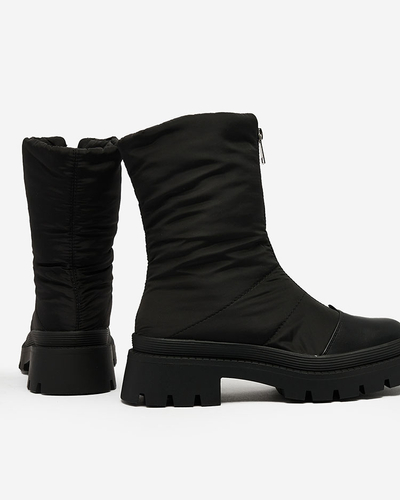 Royalfashion Dámske čižmy na plochom podpätku v čiernej farbe Tainve