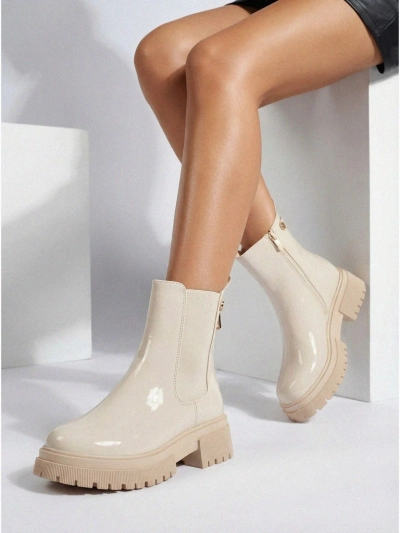 Lakirani ženski gležnarji iz eko usnja Calebi