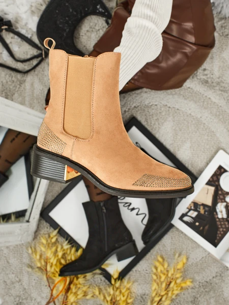 Ženski gležnarji iz eko semiša, okrašeni s cirkoni TangleMist