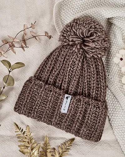 Royalfashion Ženská pletená čiapka s bomponom
