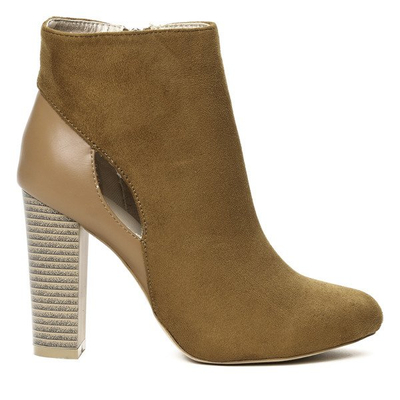 Brązowe botki na słupku - Obuwie