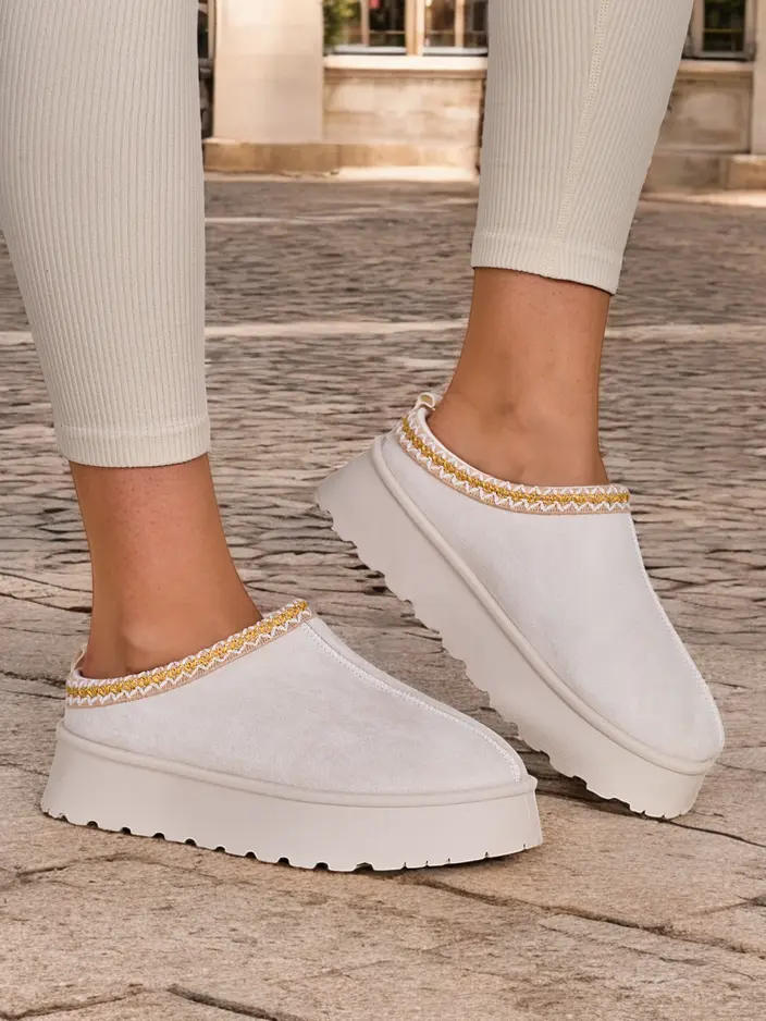 Royalfashion Krátke topánky v štýle dámskych snehových čižiem Flufi