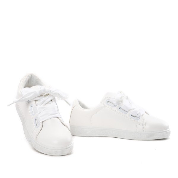 Białe sportowe buty Casja- Obuwie