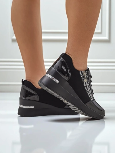 Črne ženske superge s platformo Calista Nero – eleganca in udobje za vsak dan