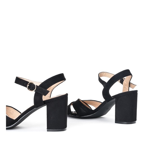 Černé sandály na sloupku Vivina - Obuv 1