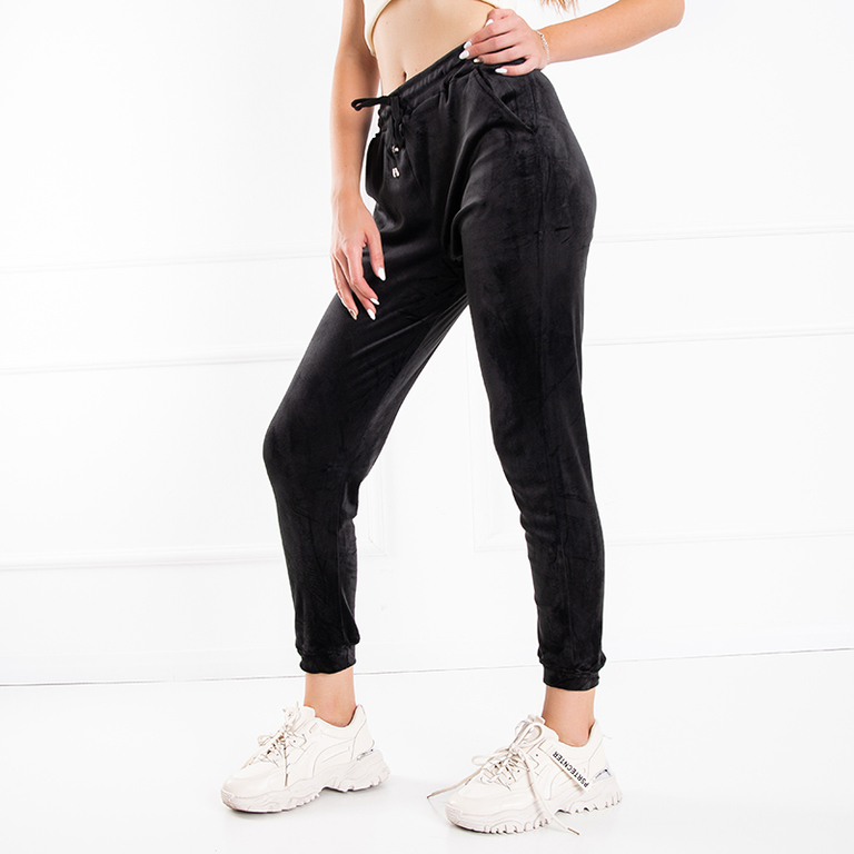 Dámske čierne velúrové tepláky - Oblečenie