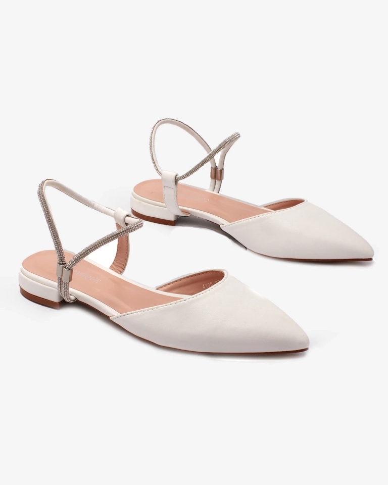 Royalfashion White Dámske sandále na plochom podpätku s ozdobnou lesklou podrážkou