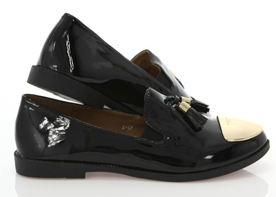 Czarne slip on z błyszczącą blaszką - Obuwie