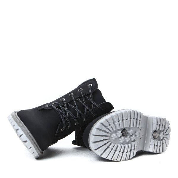 Nieocieplane trapery w kolorze czarnym Trixie- Obuwie