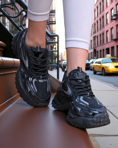 Royalfashion Dámske lakované tenisky Leysi