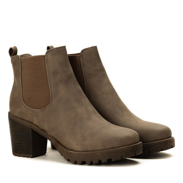 Brązowe botki na słupku Noora - Obuwie