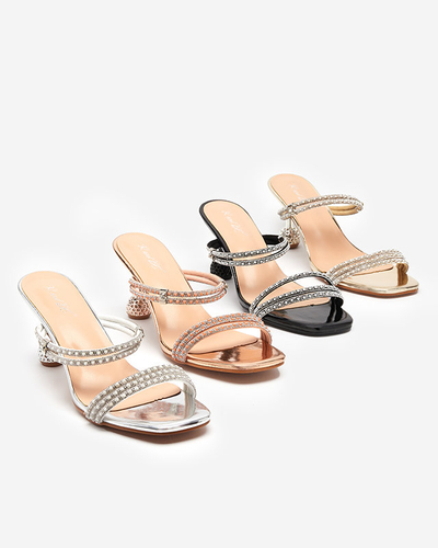 OUTLET Zlaté lakované papuče na nízkom podpätku Lakopi - Obuv