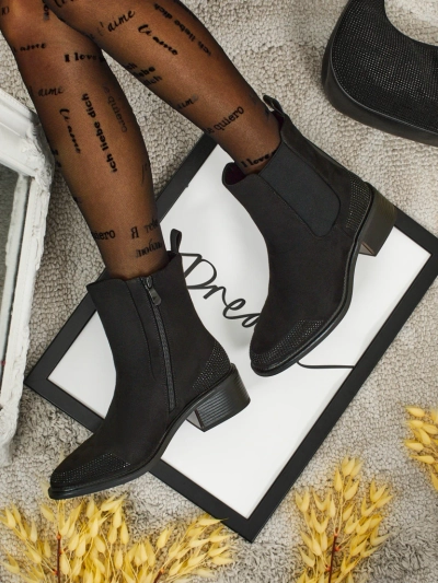 Ženski gležnarji iz eko semiša, okrašeni s cirkoni TangleMist