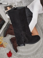 čierna || Tmavohnedá