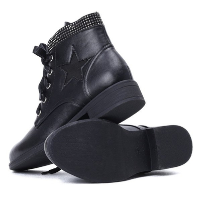 Czarne workery z gwiazdką Kaia - Obuwie