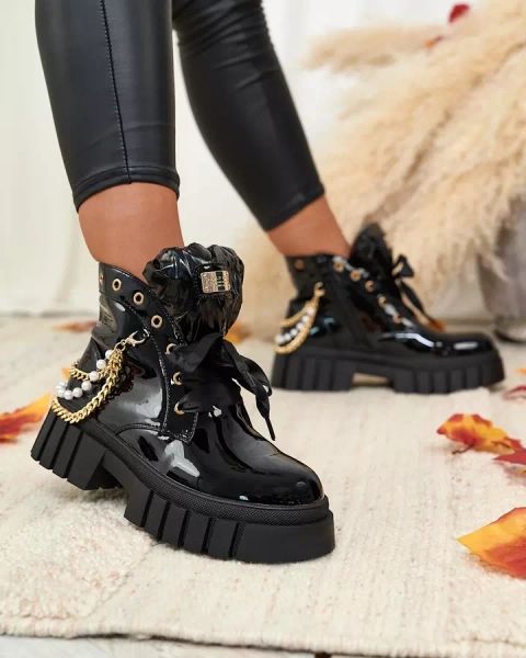 Royalfashion Dámske lakované zateplené čižmy v čiernej farbe Dahaff