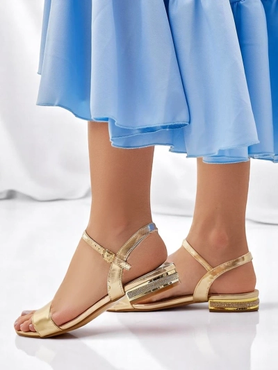 Royalfashion Dámske sandále s plochou podrážkou Aronies
