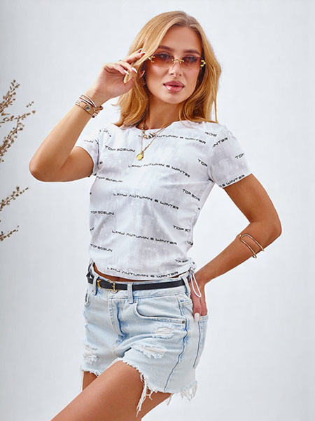 Royalfashion Dámske bavlnené tričko so šnúrkami na bokoch, nápismi a trblietkami